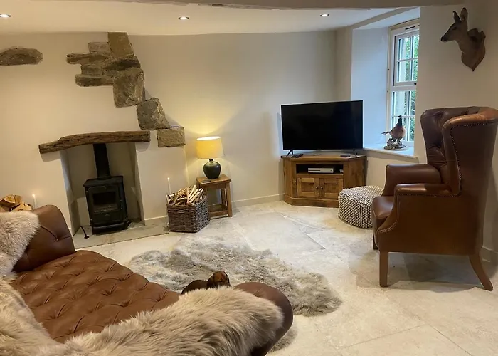 Primrose With Log Burner Settle